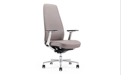 Офисное кресло из искусственной кожи